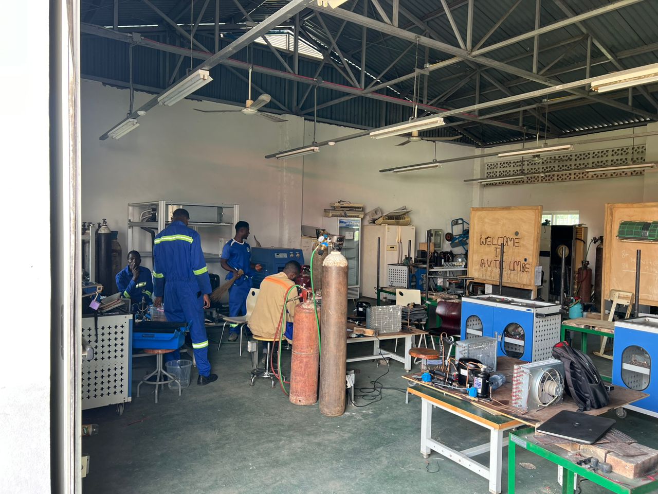 AIR CONDITIONING AND REFRIGERATION WORKSHOP